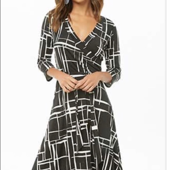 janette Dresses & Skirts - Geo print fit and flare dress, size L